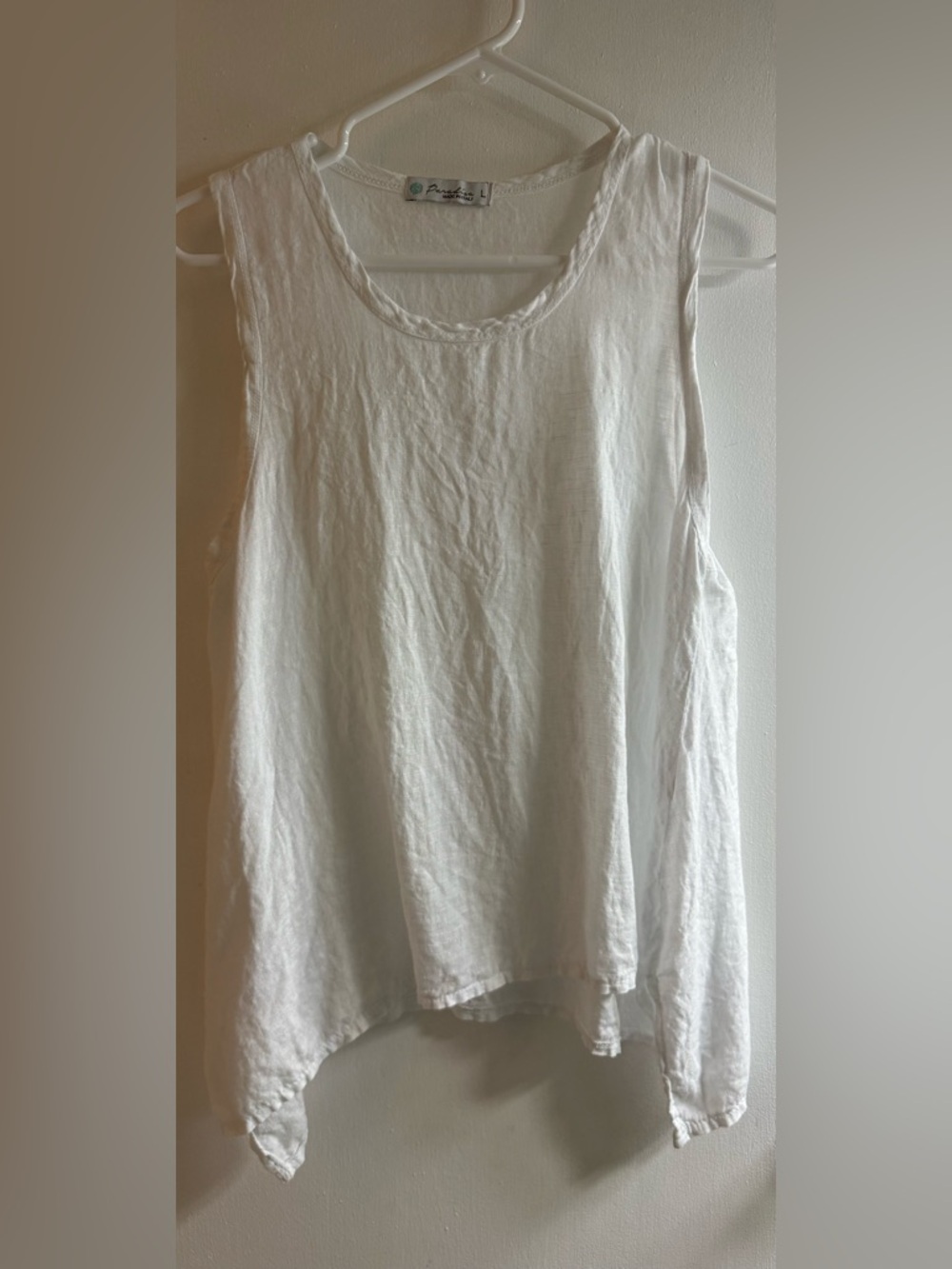 Women’s White Scoop Neck Tank Top by Alpaca